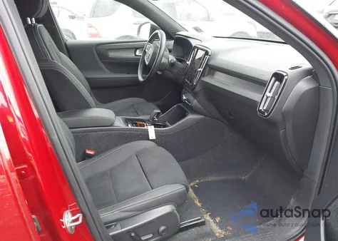 2022 Volvo Xc40 Recharge Pure Electric P8 Twin Plus z USA, uszkodzony, nr VIN YV4ED3UR7N2749682